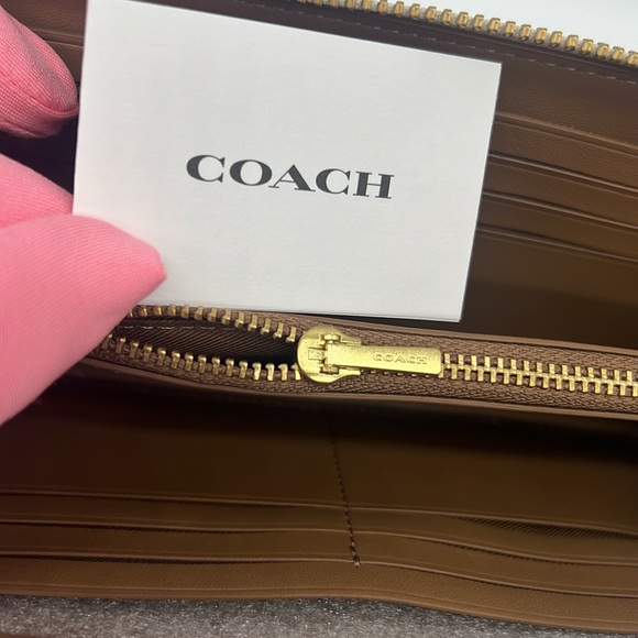 Coach Accordion Zip Wallet With Floral Print Brass/Chalk Multi - Picture 10 of 16